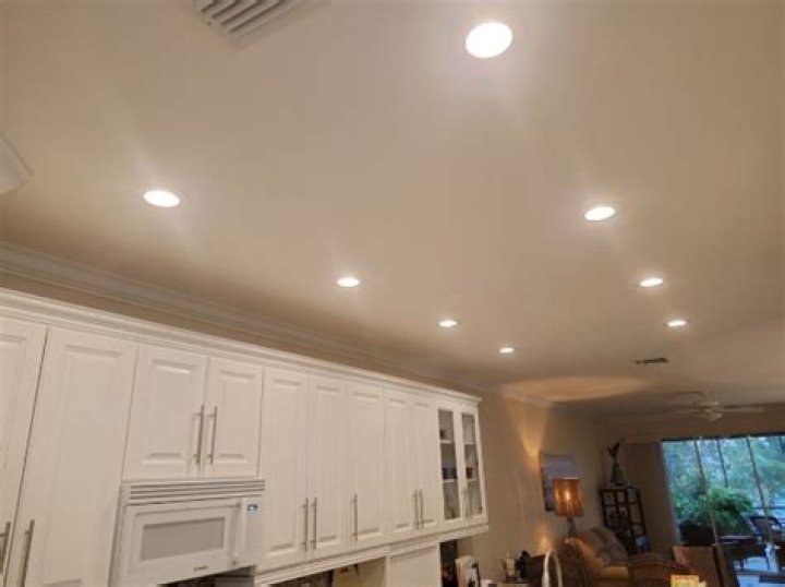 Can recessed lights be painted