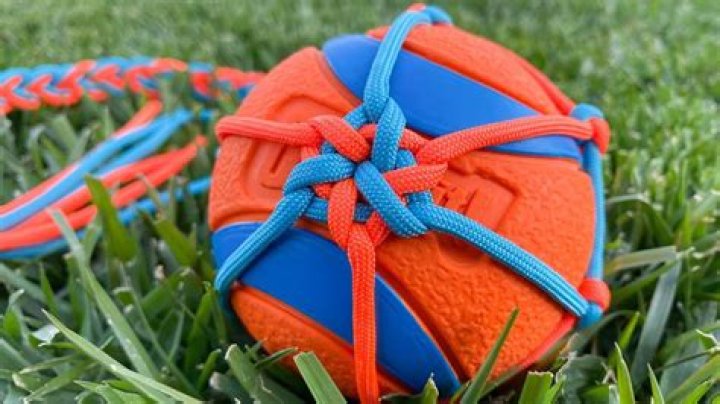 How do you tie a ball with string