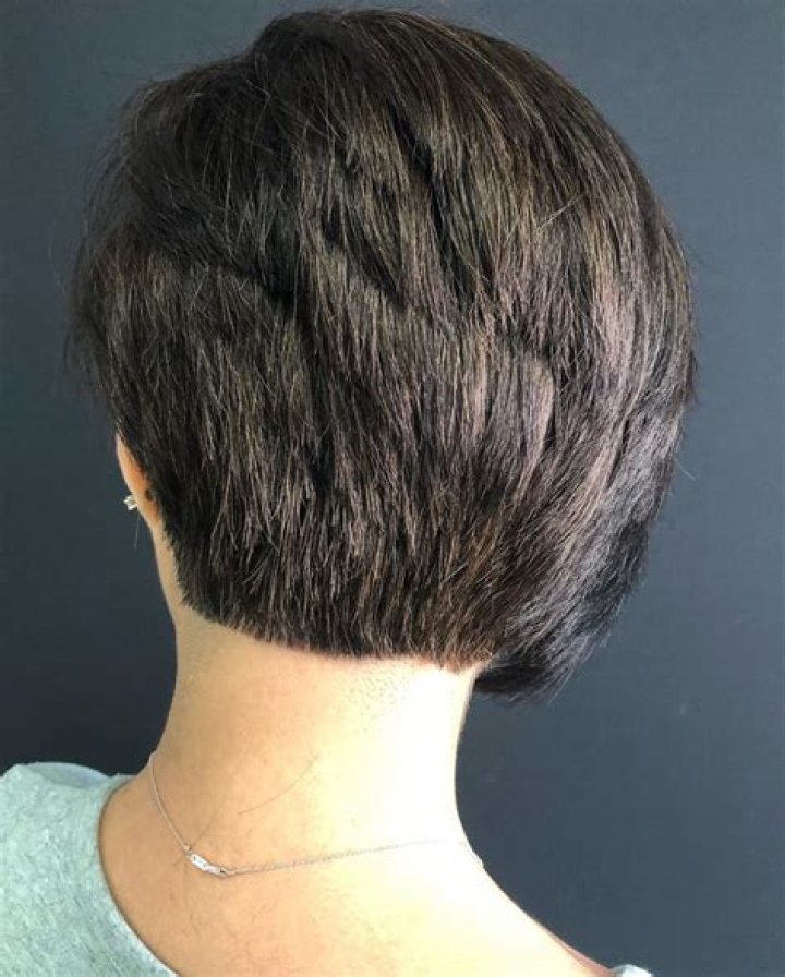 What does stacked haircut mean