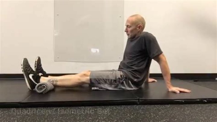 What is isometric quadriceps exercise