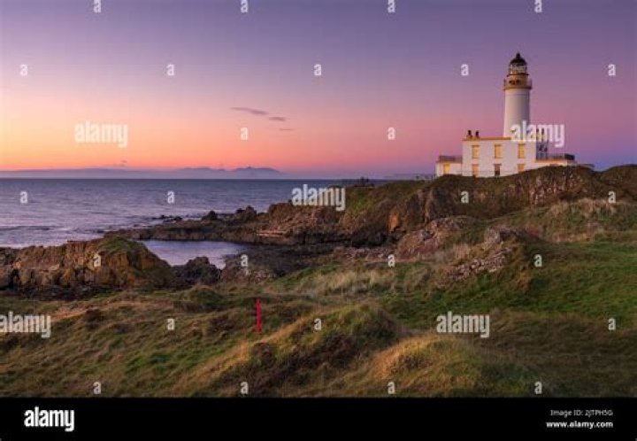 Who owns Turnberry lighthouse